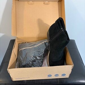Clarks Women's Sharon Spring Boot Black Suede Sz 8 Black Suede